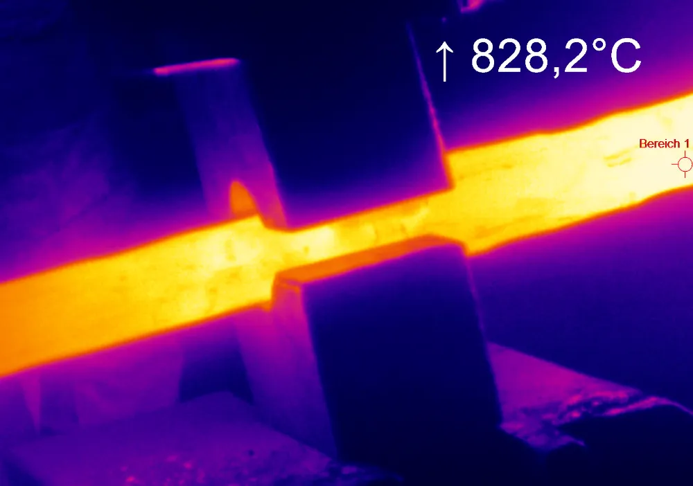 강철 단조 공정을 위한 연속적이고 견고한 온도 모니터링용 적외선 카메라