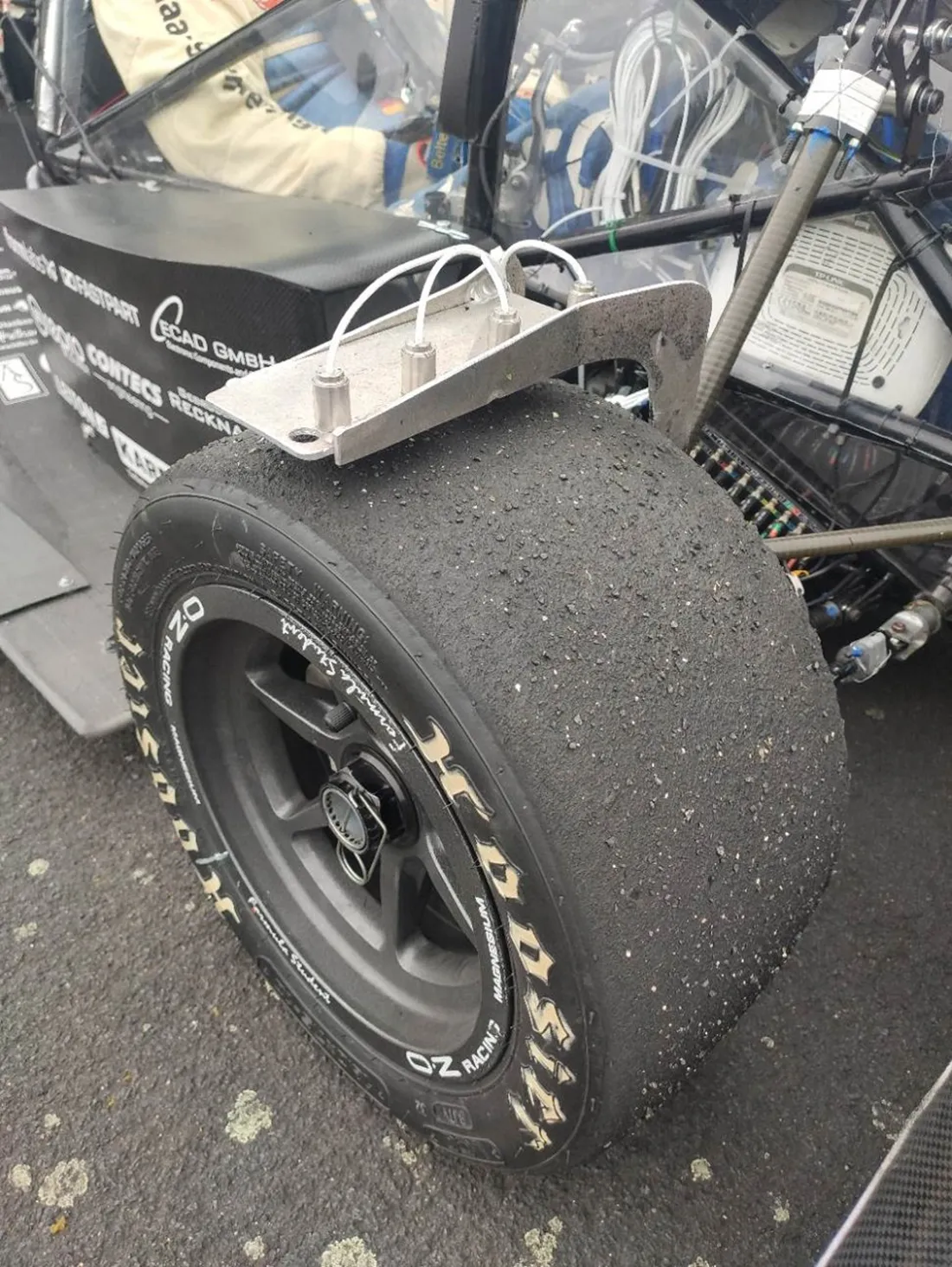 모터스포츠에서 차량 최적화를 위한 핵심 요소, 비접촉식 온도 측정