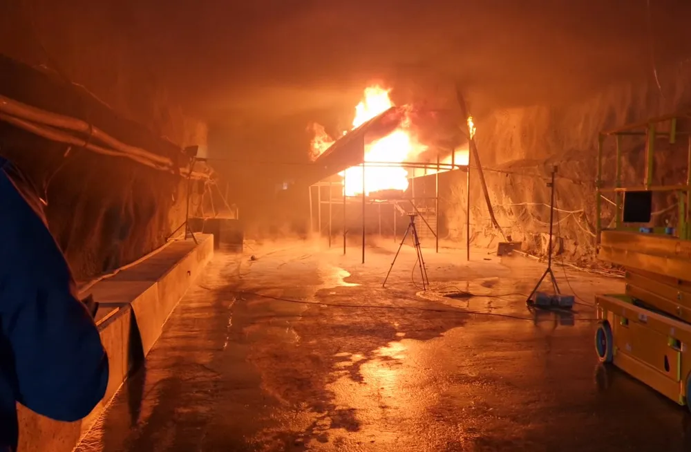 화재 시험을 통한 가공 전차선 및 절연체의 내열 성능 평가